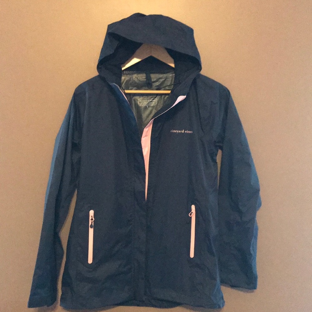 Vineyard Vines rain jacket with hood